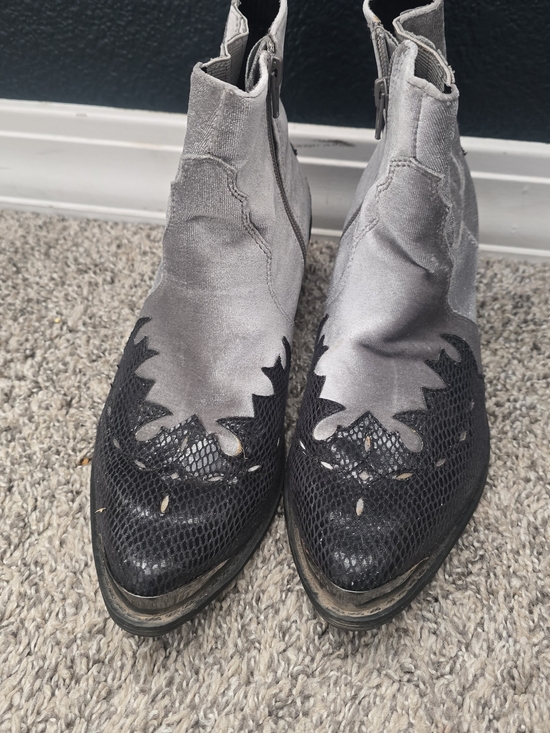 Coconuts by Matisse Shoes - Coconuts by Matisse Silver and Black Western-Style Ankle Booties